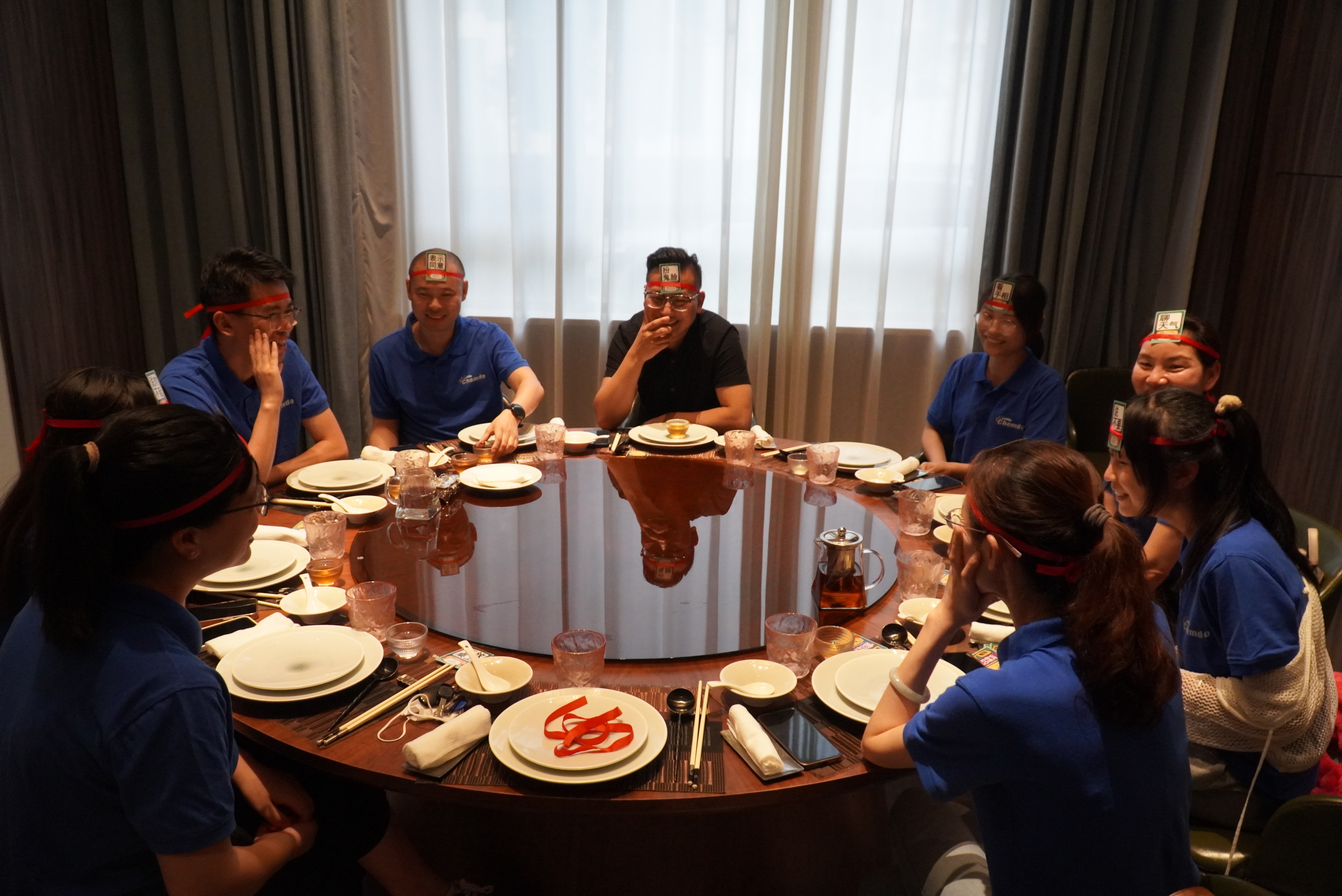 Chemdo group dined together cheerfully!